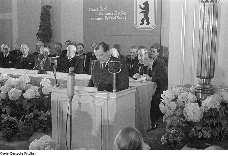 File:Fotothek df pk 0000197 025 Jubiläumsfeier.jpg