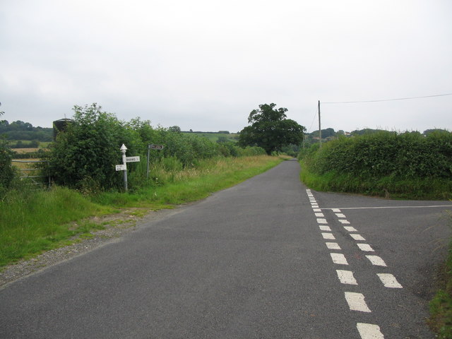 File:Junction with Lear's Lane - geograph.org.uk - 496176.jpg