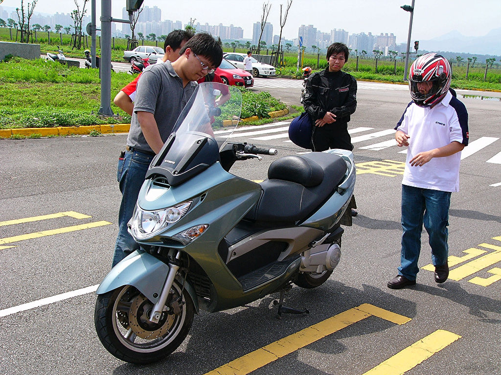 File:Kymco Xciting 250 - Wikimedia Commons