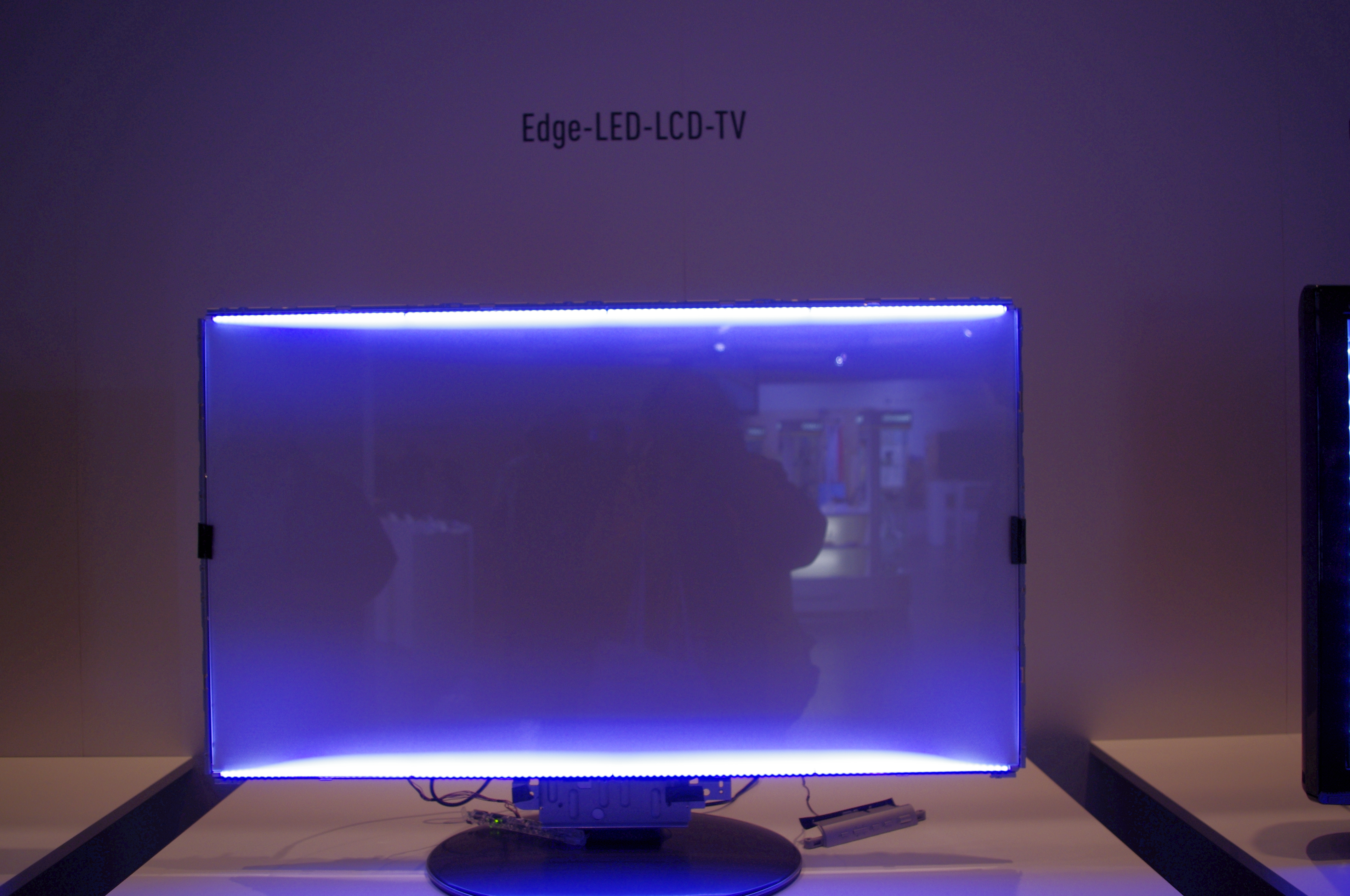 Изменился свет экрана. Edge led подсветка Samsung. Подсветка Edge led что это такое в телевизоре. Тип светодиодной подсветки: Edge led. Подсветка direct led что это такое в телевизоре.