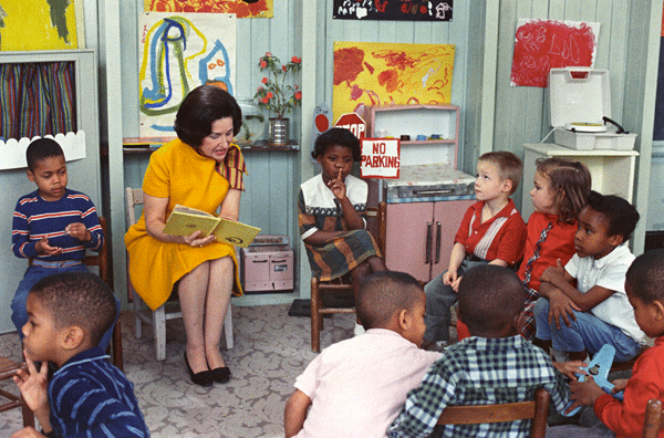 File:Lady Bird Johnson Visiting a Classroom for Project Head Start 1966.gif