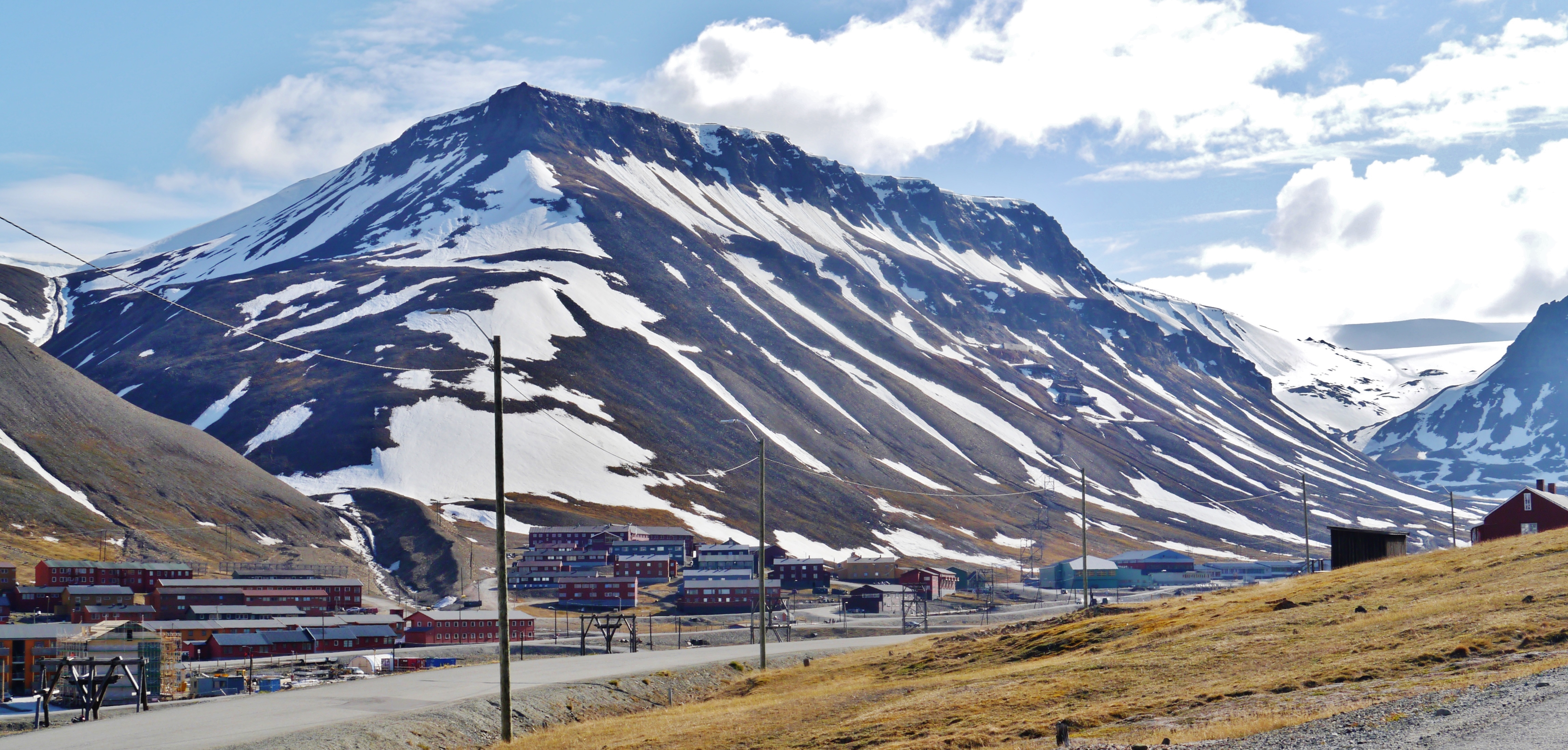 Move To Norway's Chilling Longyearbyen, Without A Visa!