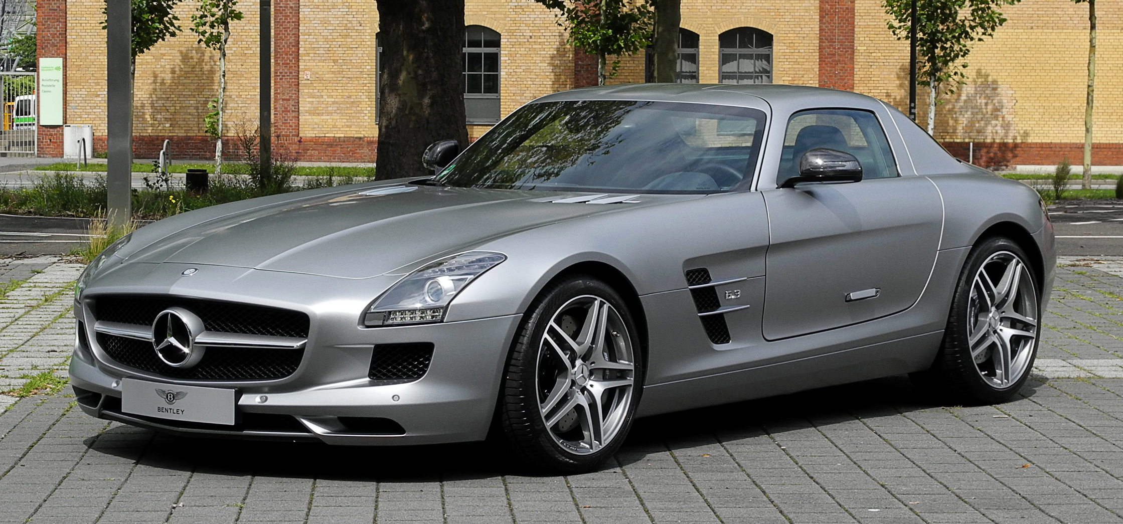 Mercedes SLS