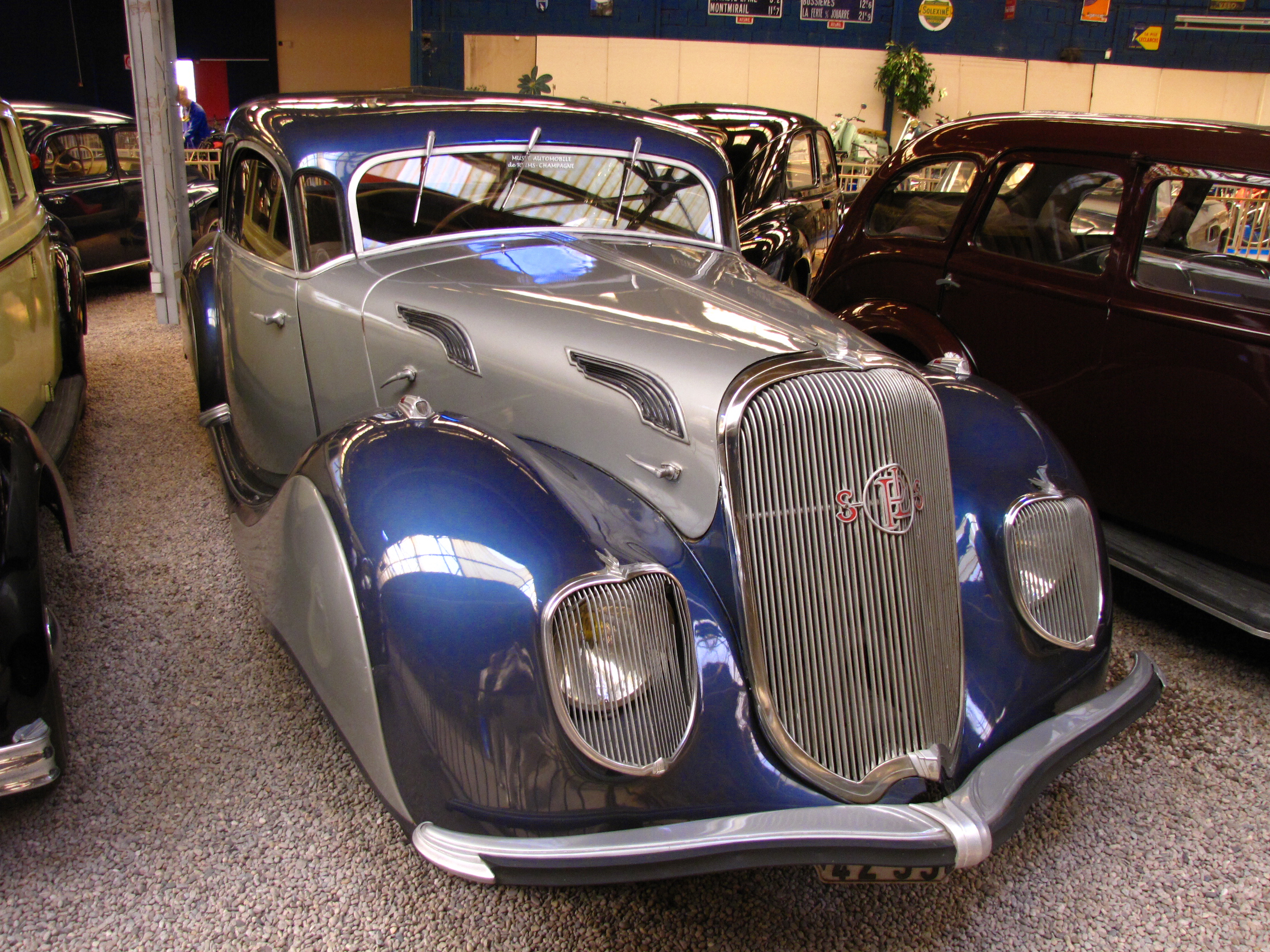 Objet de décoration d’une voiture ancienne