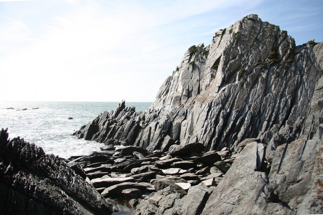 File:Sharp Rocks - geograph.org.uk - 819431.jpg - Wikimedia Commons