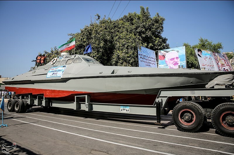 Lanchas Misilísticas STM-16 Sacred_Defence_Week_parade_2016_in_Bushehr_%2812%29