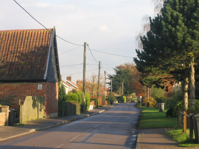 File:The Street, Rockland St. Mary - geograph.org.uk - 90336.jpg