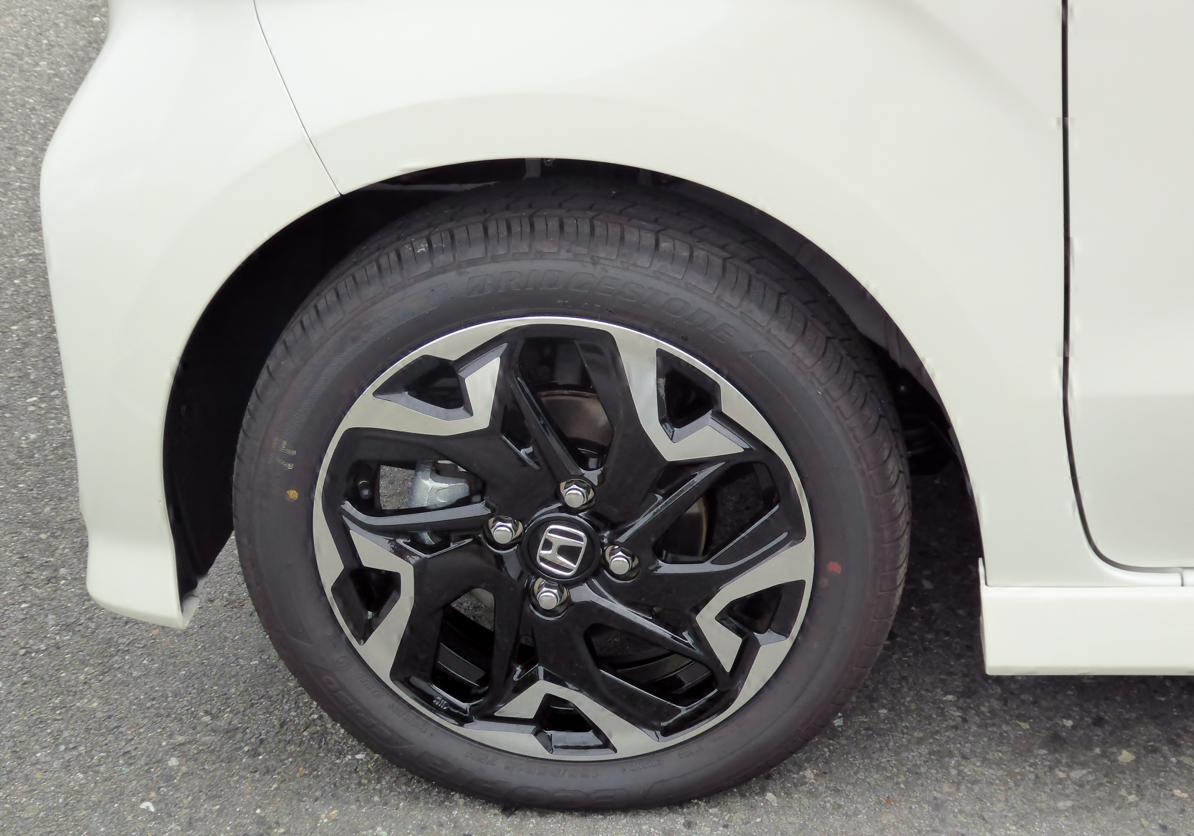 File The Tire Wheel Of Honda N Box Custom G L Honda Sensing Dba Jf3 Jpg Wikimedia Commons