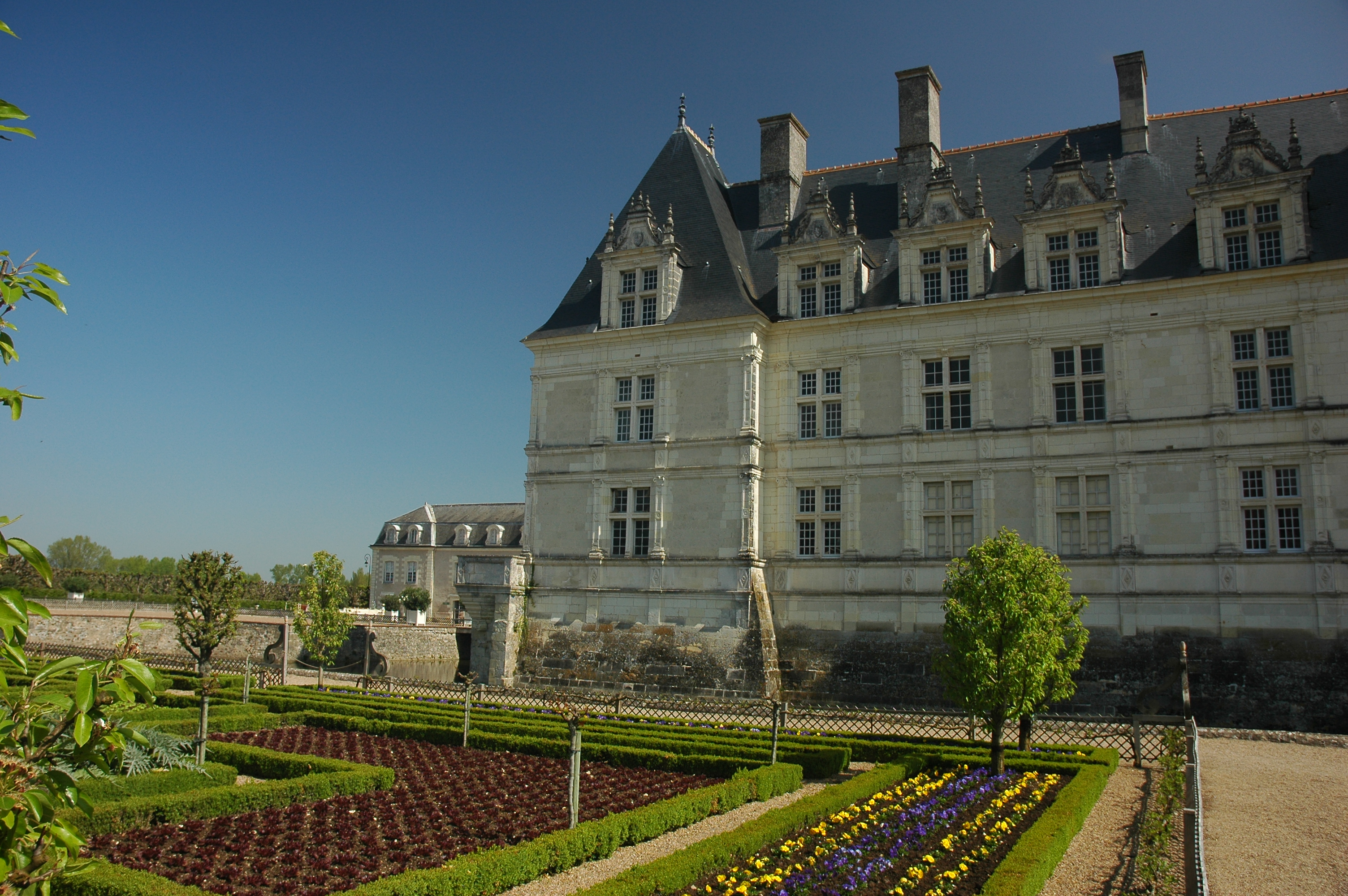 Первый сад. Замок Ланже Вилландри. Серебряное кольцо Château de Villandry купить.