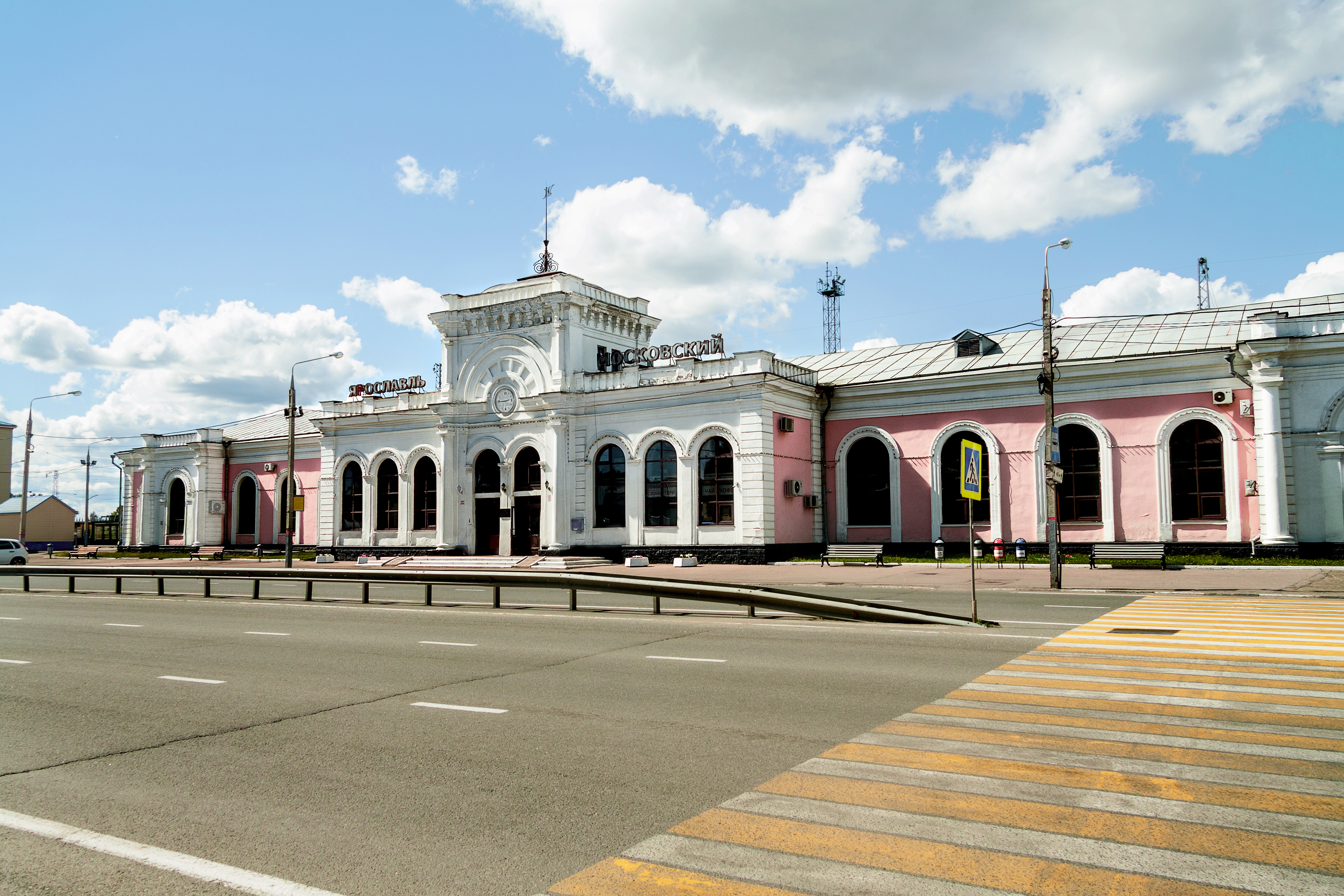 Ярославская станция жд. Московский вокзал Ярославль. ЖД станция Ярославль. Станция Ярославль Московский. Ярославль Московский ж/д вокзал.