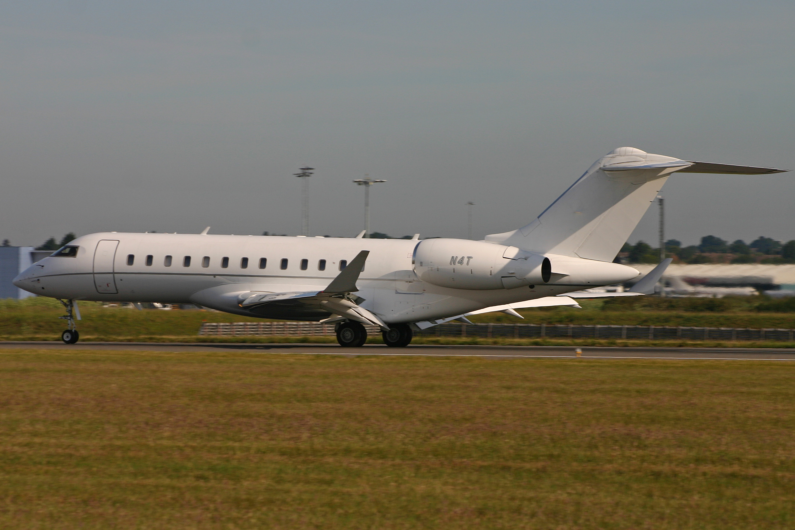 File:BD700 Global Express N4T (6895617891).jpg - Wikimedia Commons