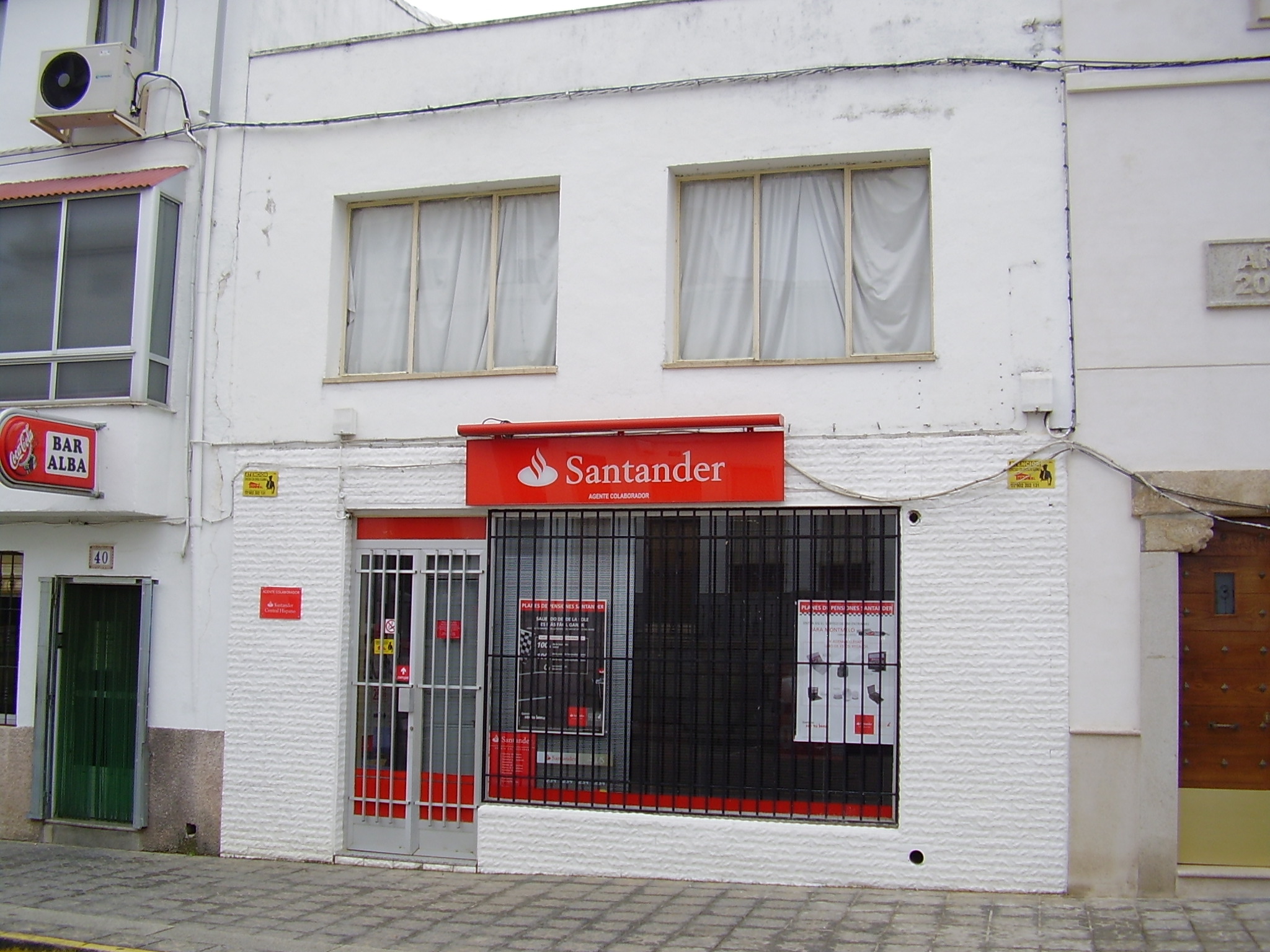 File:Santander.Banco.Santander.jpg - Wikipedia