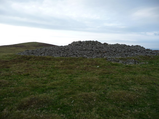 File:Corndon Hill summit and north east cairn - geograph.org.uk - 1498996.jpg