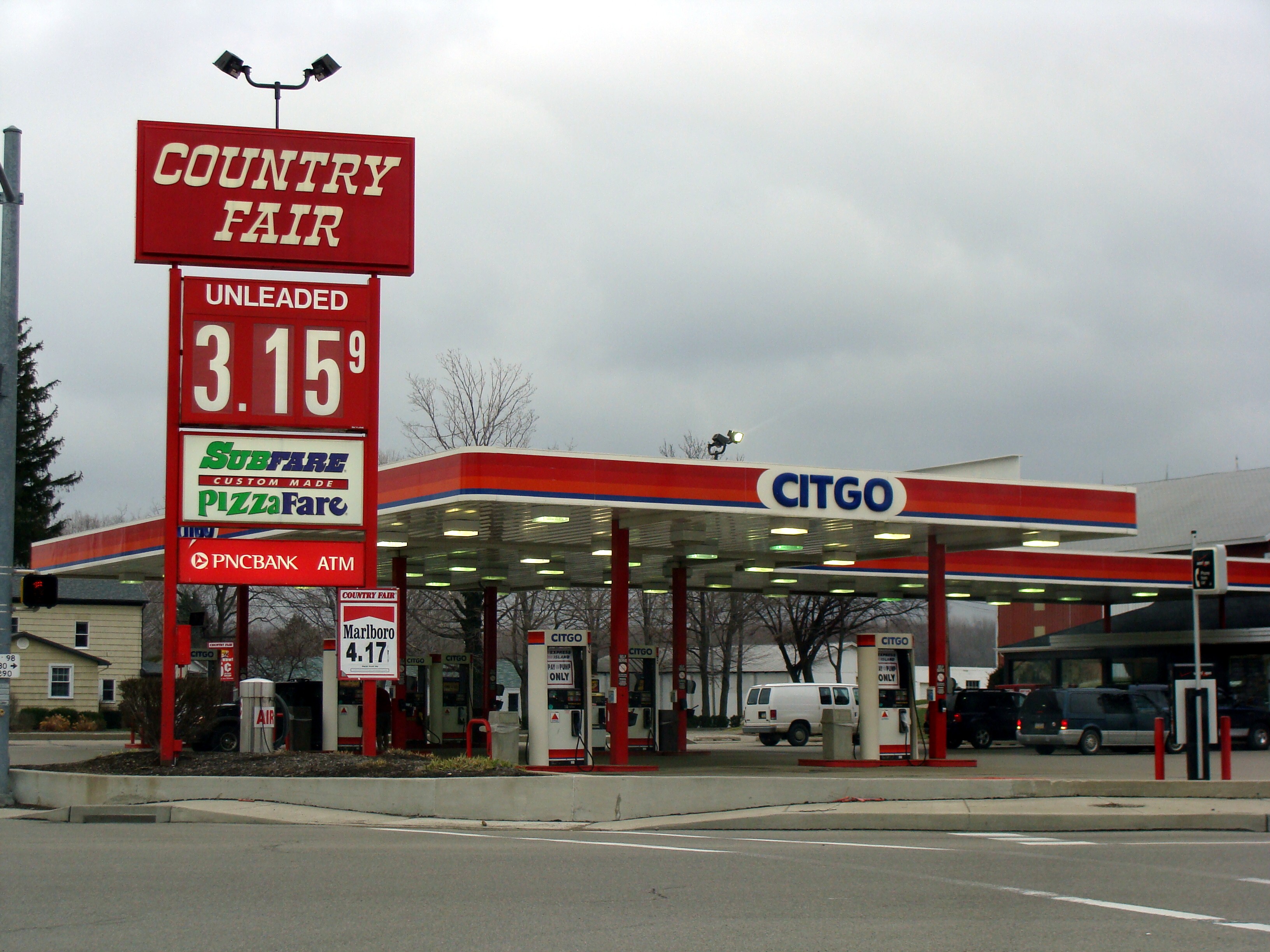 File:Country Fair gas station.jpg - Wikipedia