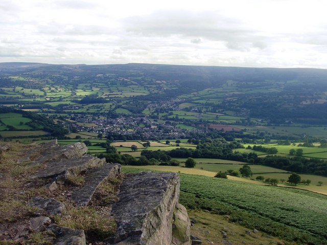 Crags on Crug Hywel - Table Mountain - geograph.org.uk - 222162