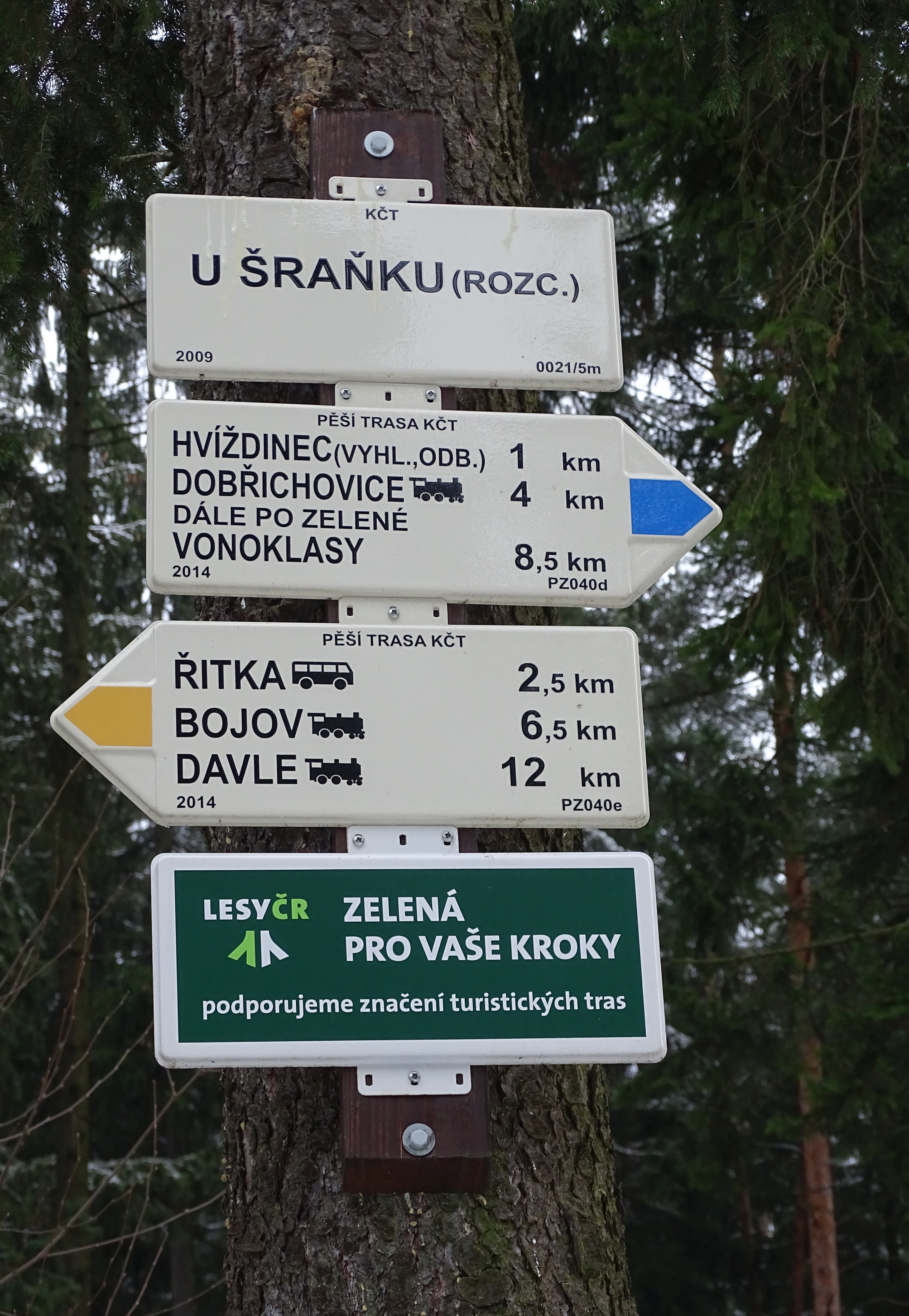 File:Dobřichovice, Hřebeny, rozcestí U Šraňku, rozcestník 2.jpg - Wikimedia  Commons
