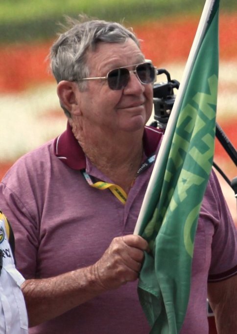 Donnie Allison Greets Rock Fans (cropped)