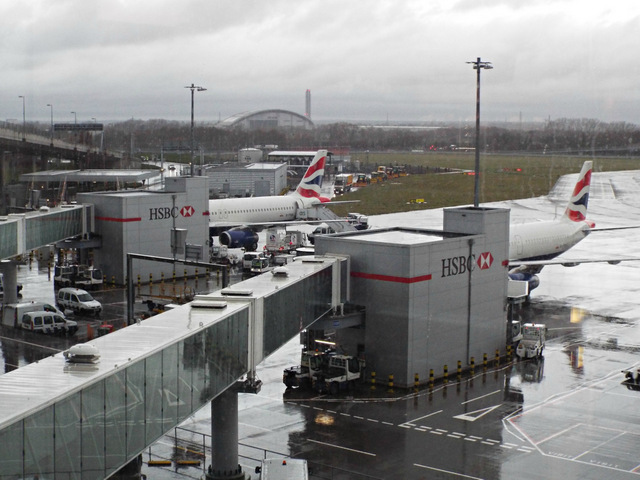 File:Heathrow Airport - geograph.org.uk - 3787883.jpg