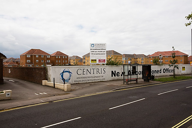 File:Housing on former Pirelli factory site, Eastleigh - geograph.org.uk - 478285.jpg