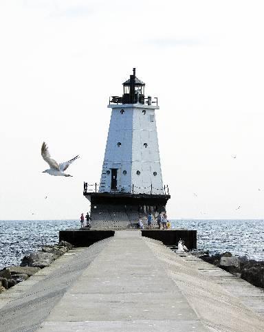 File:LightningVolt Ludington Lighthouse.jpg