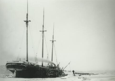 File:Moonlight schooner.png