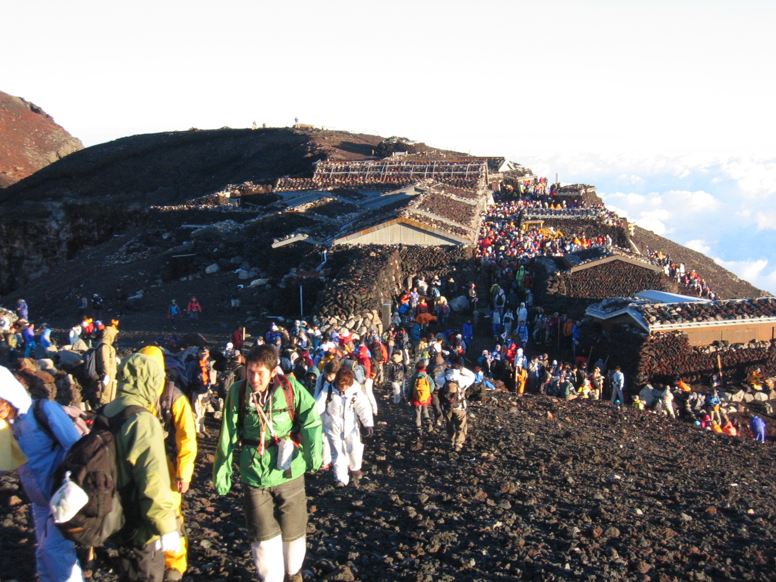 Reparation mulig hver for sig astronaut File:Mt Fuji Summit.jpg - Wikimedia Commons