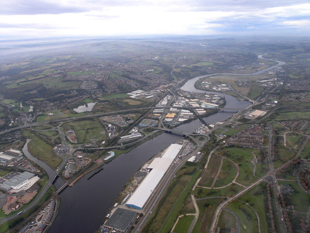 File:River Tyne.Scotswood Bridge.Vickers Armstrong Works - geograph.org.uk - 486153.jpg