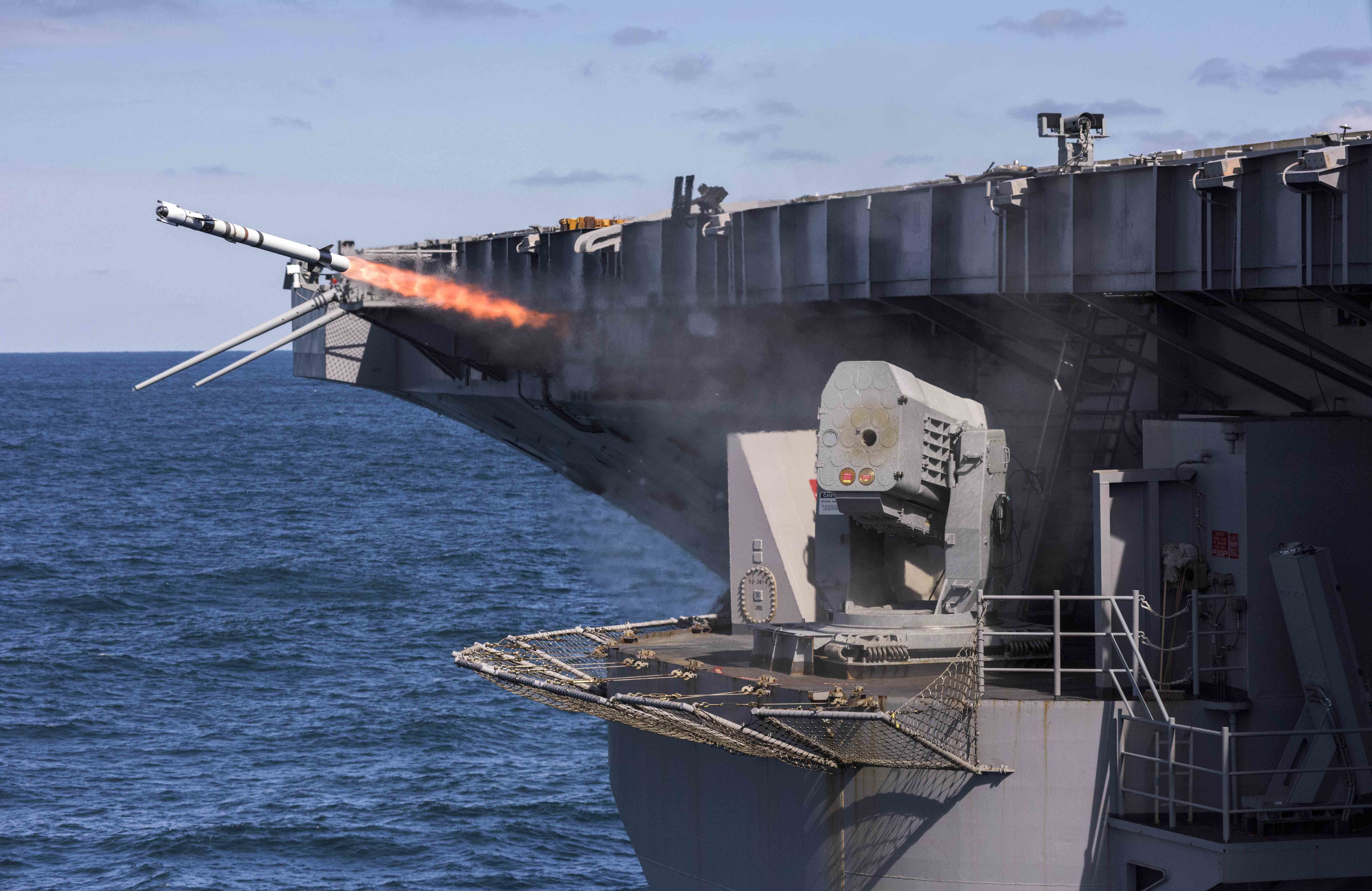 Rolling-airframe_Missile_%28RAM%29_fired_from_Aircraft_carrier_USS_Dwight_D._Eisenhower_%28CVN_69%29.jpg