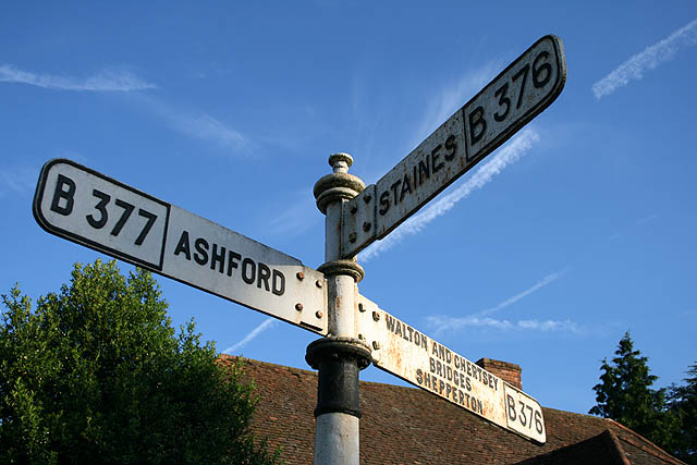 File:Signpost at Laleham - geograph.org.uk - 1365905.jpg