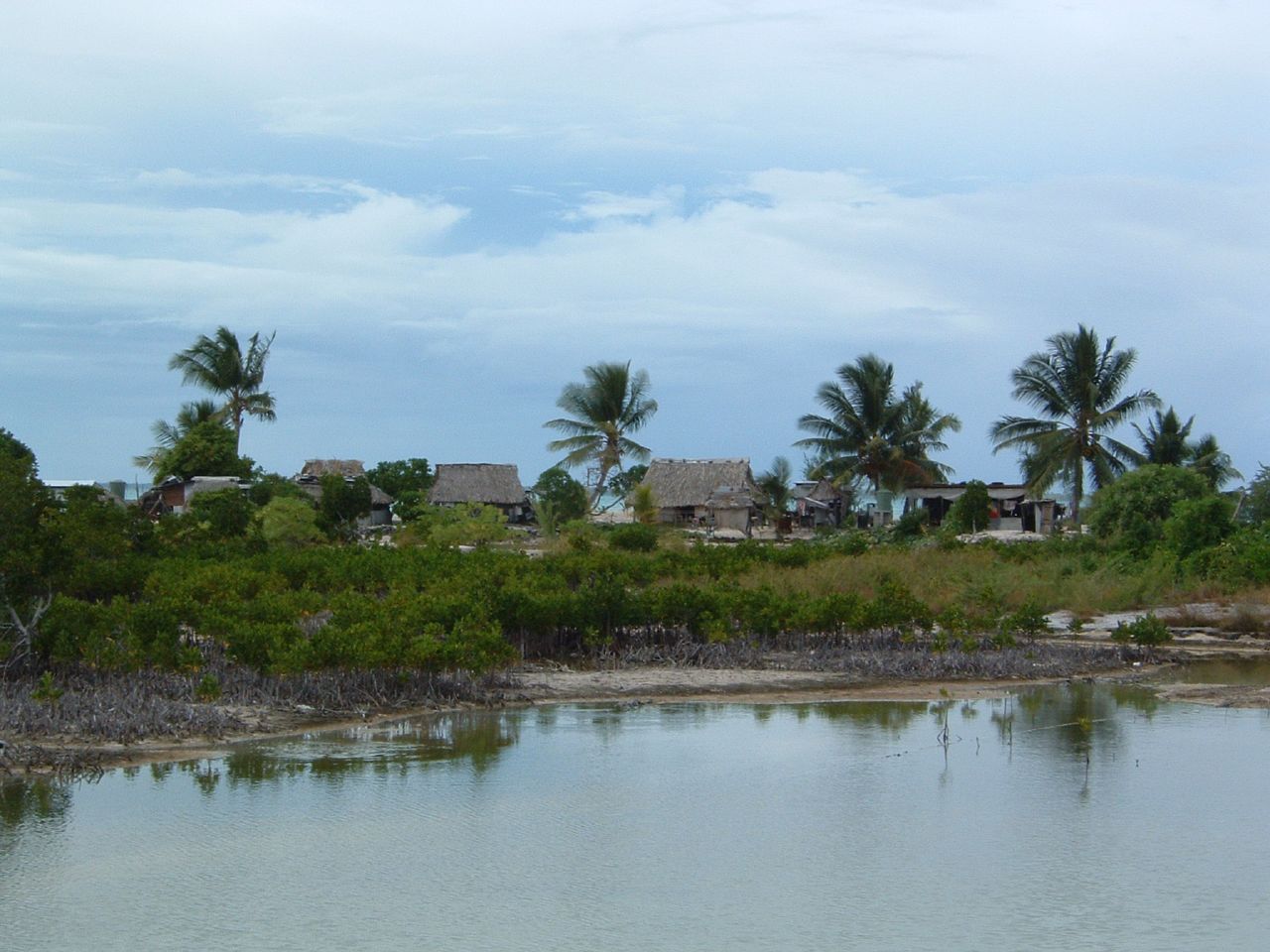 http://upload.wikimedia.org/wikipedia/commons/6/66/Tarawa,_Kiribati.jpg