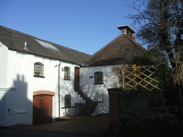 File:The Malthouse - geograph.org.uk - 280538.jpg