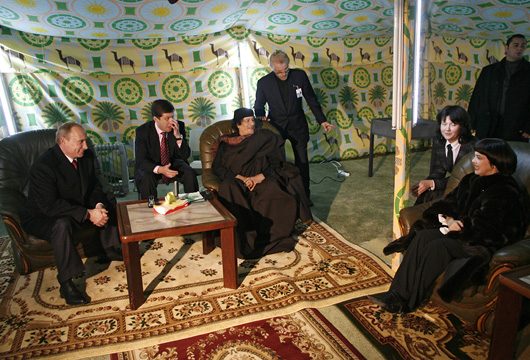 Muammar Khadafi dan Vladimir Putin