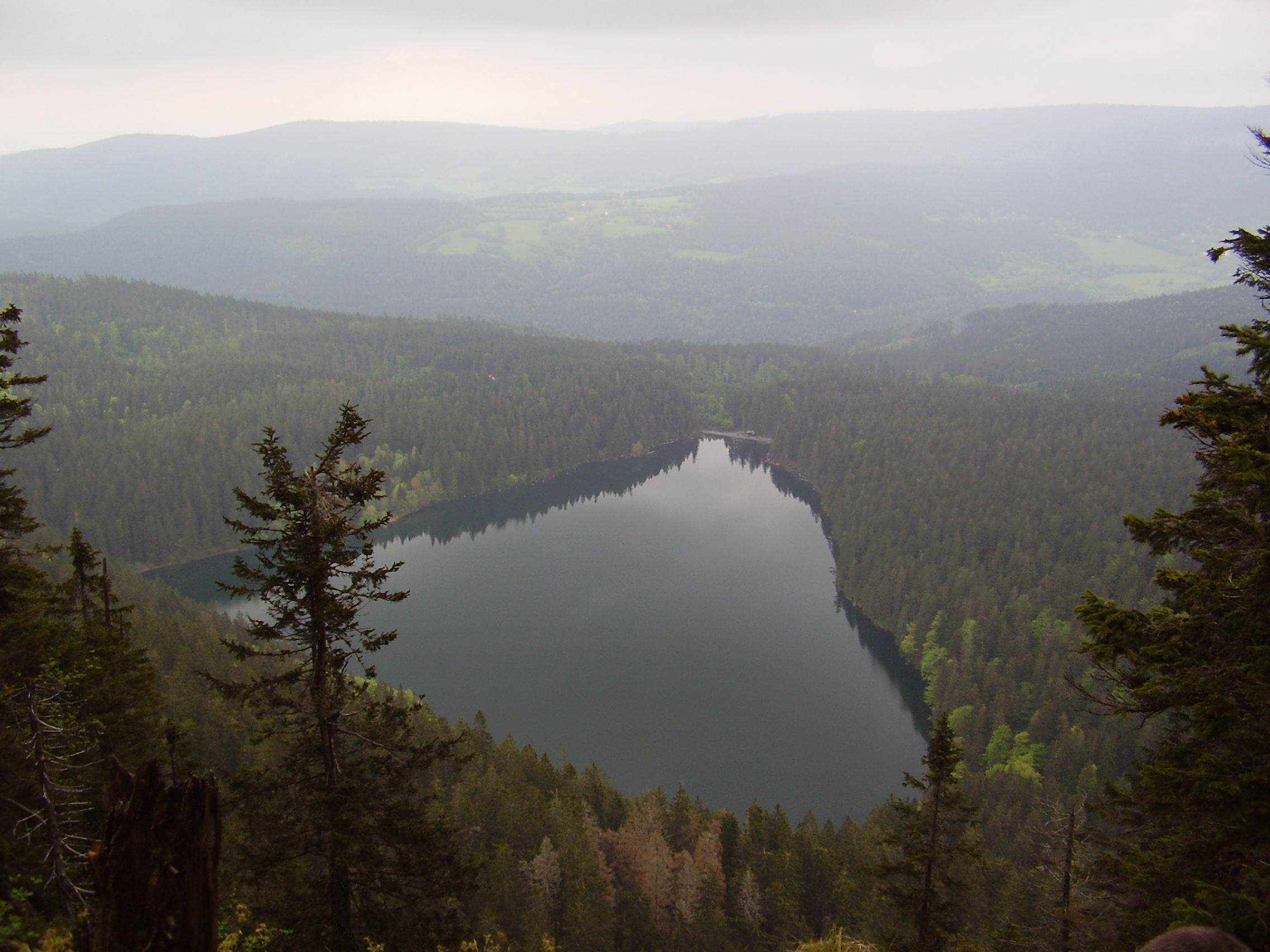 Černé_Jezero_-_panoramio