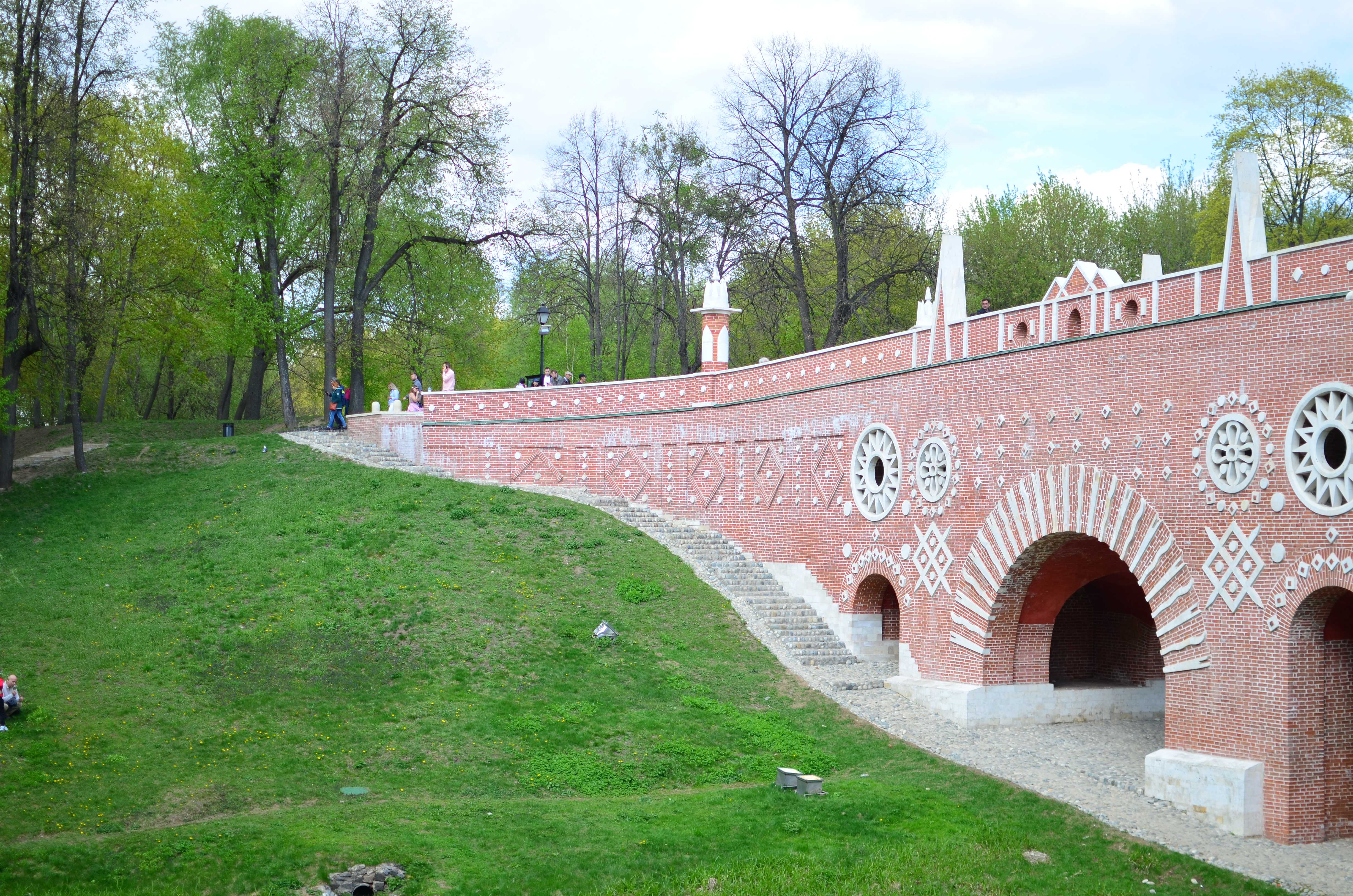 Царицыно веб. Царицыно весной.