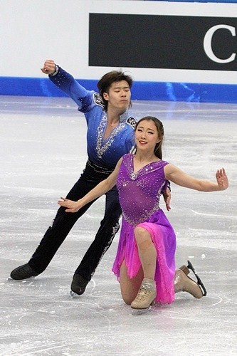 File:2012 World Junior FS Zhang Yiyi Wu Nan2.jpg