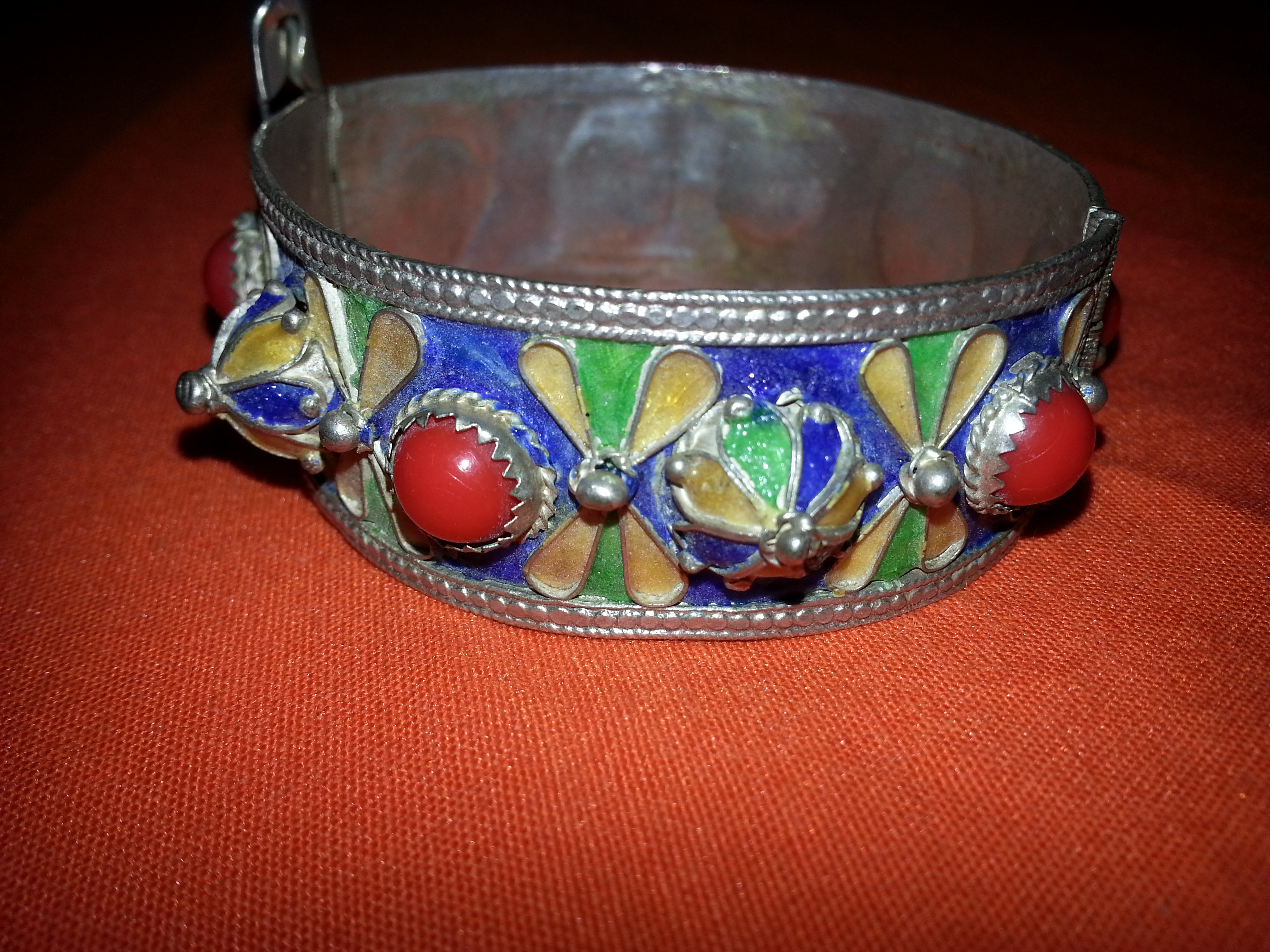 Vintage Kabyle Bracelet, Silver, Enamel & Coral, Beni Yenni, Kabylie  Jewelry, Berber Jewellery, Vintage Ethnic Jewellery, BRA-216 - Etsy |  Ethnic jewelry, Silver enamel, Vintage bracelets