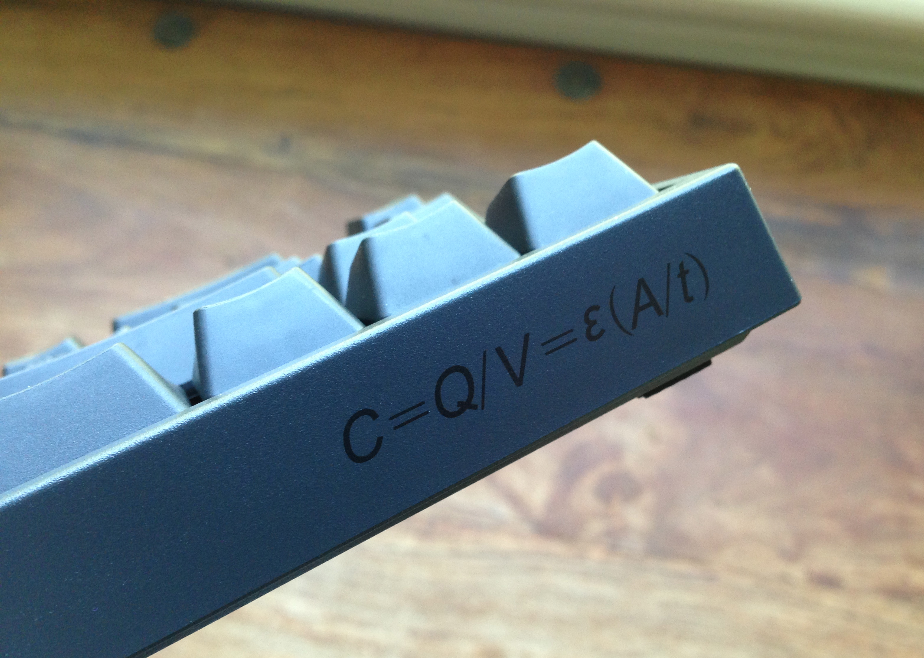 File:CAPACITANCE - Leopold FC660C keyboard (8741670391).jpg