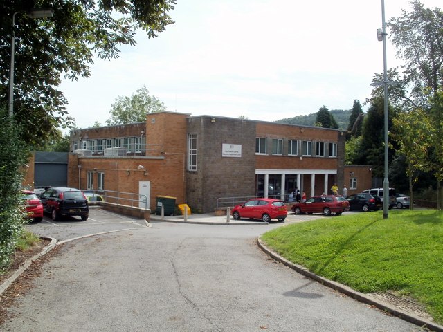 File:Caerphilly Magistrates' Court - geograph.org.uk - 2561545.jpg