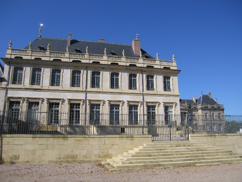 File:Chateau Luneville ar aile 10 2010.JPG