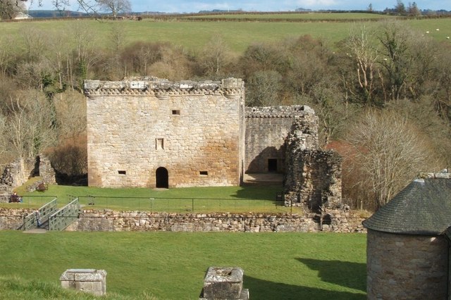 File:Craignethan Main Tower - geograph.org.uk - 435668.jpg