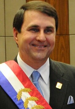 File:Federico Franco asumiendo la presidencia (cropped).jpg