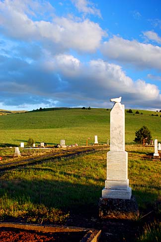 File:Fossil Cemetery (Wheeler County, Oregon scenic images) (wheDA0077).jpg