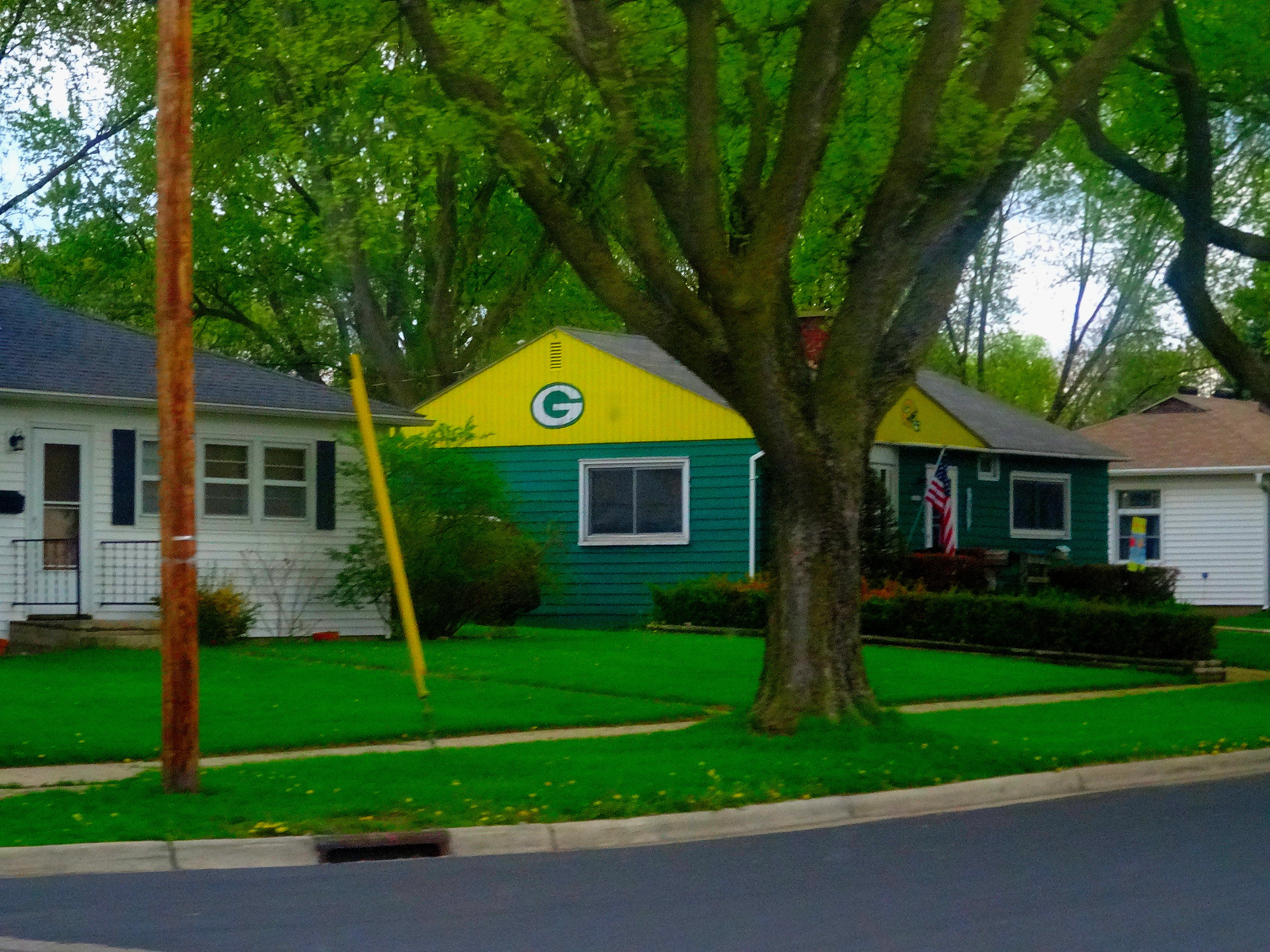 File:Green Bay Packer Backer House - panoramio.jpg - Wikimedia Commons