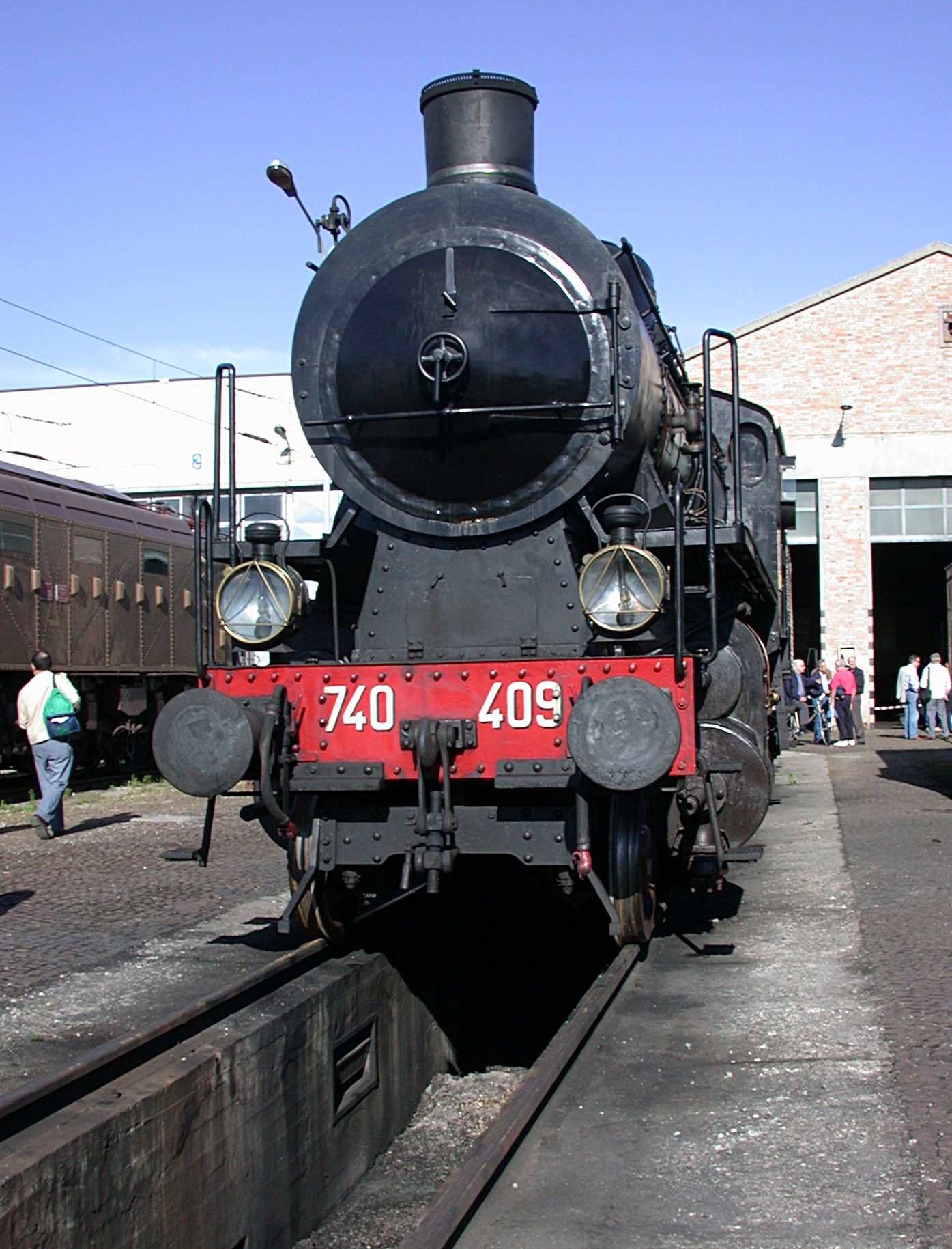 File:Locomotiva FS Gr.740 409.jpg - Wikimedia Commons