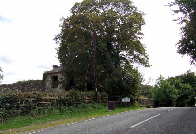 File:Manorowen gazebo - geograph.org.uk - 543019.jpg