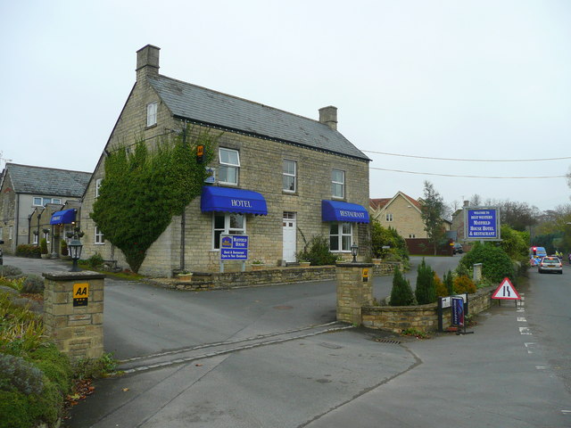 File:Mayfield House Hotel - geograph.org.uk - 1034620.jpg