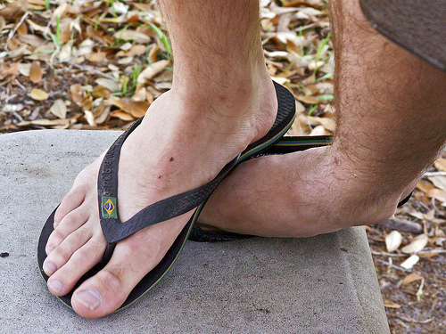 File:Mens flip-flops.jpg