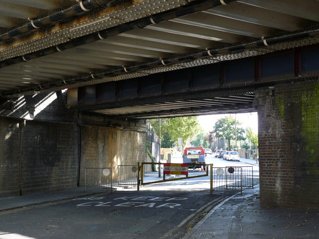 File:Railway Bridge at Dagnall Park, Selhurst - geograph.org.uk - 1466263.jpg