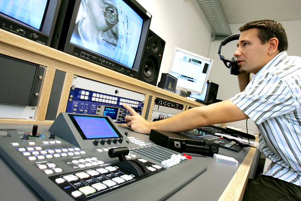 File:RegioTV Studio.jpg