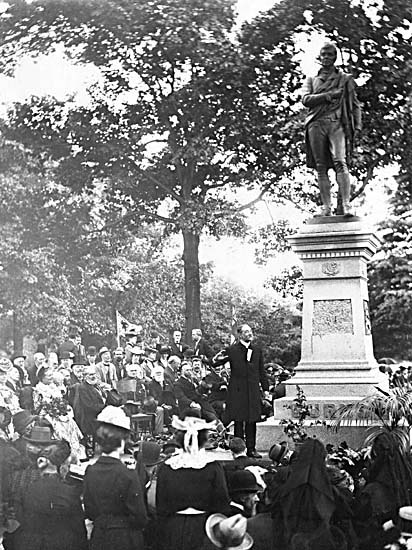 File:Robert Burns Monument 1902.jpg